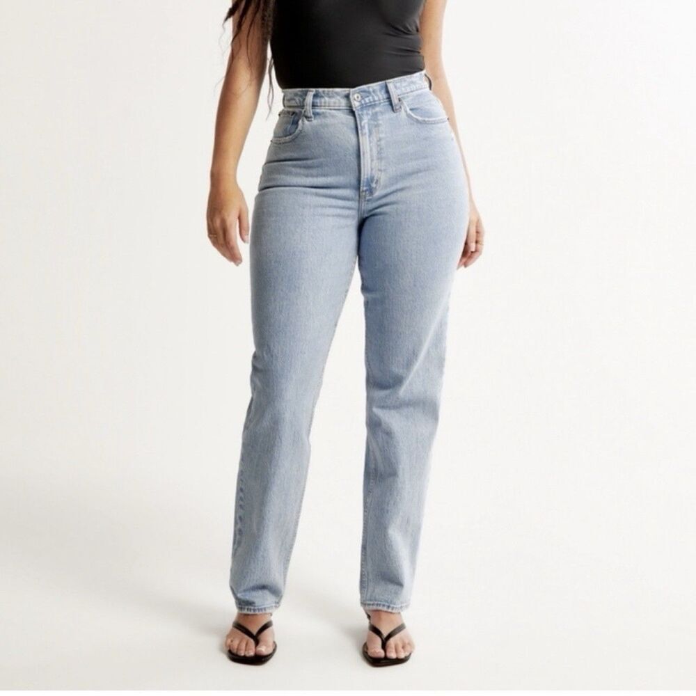 Abercrombie & Fitch Curve Love Ultra High Rise 90s Straight Jeans 34 18S NWT